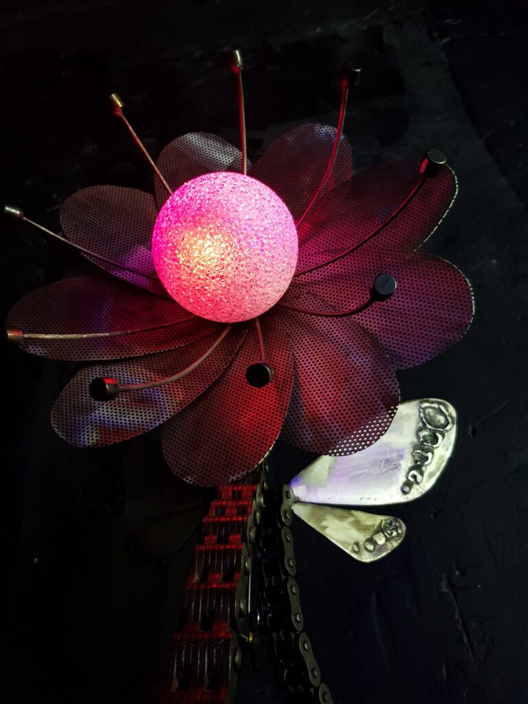 Primavera De Filippi, Plantoid #9, 2017, Chains and scrap metal on Ethereum, 70cm x 25cm x 25cm, photo credit (Primavera De Filippi)