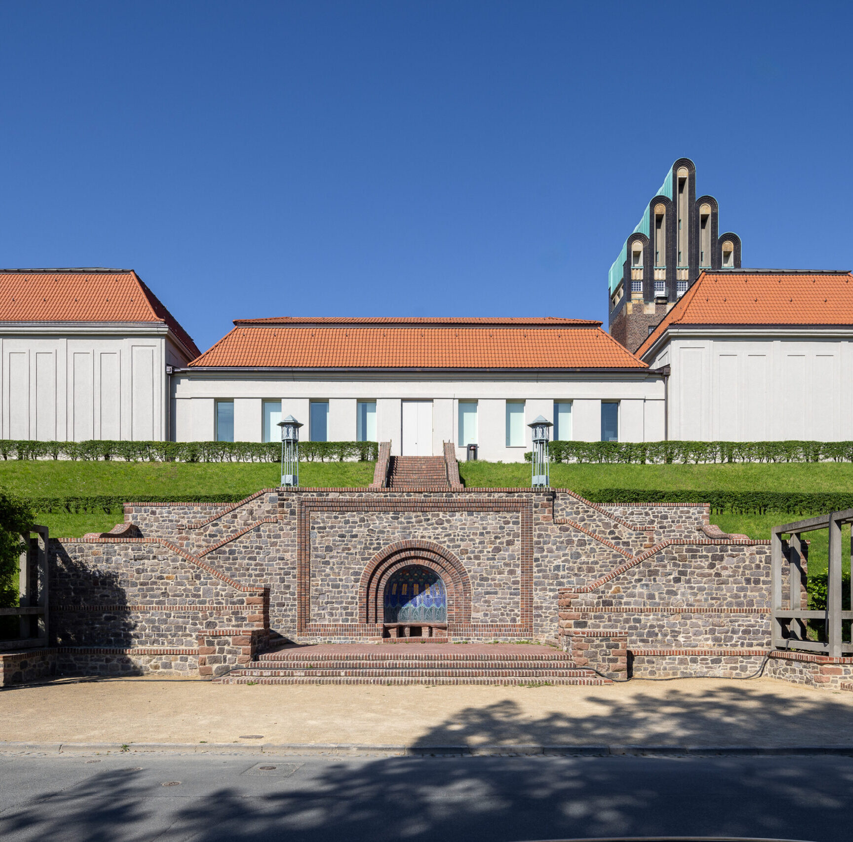 Mathildenhöhe Darmstadt, Ansicht von Osten. Foto: Jörg Hempel, Aachen.