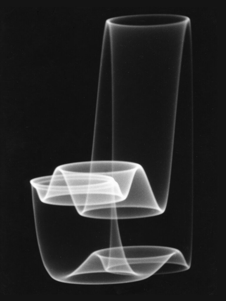Herbert W. Franke, Tanz der Elektronen 1, 1958-59 / 2018. © Nachlass Herbert W. Franke, VG Bild-Kunst, Bonn 2025. Foto: ERES Stiftung.