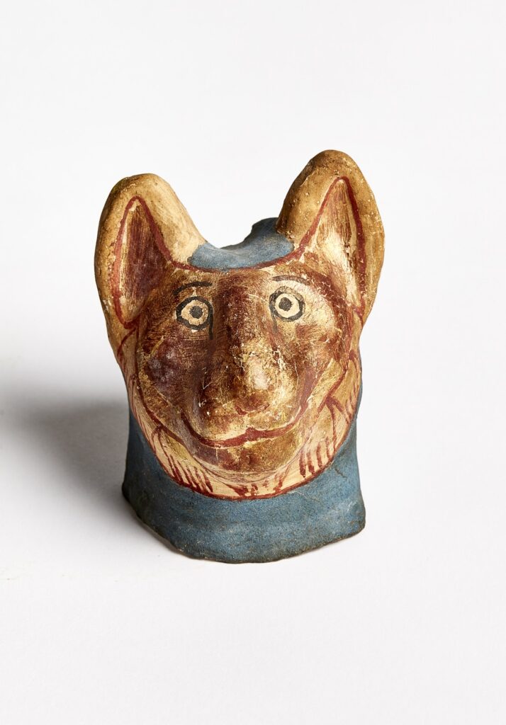 Masken für Katzenmumien; Hersteller:in unbekannt; Ägypten, Spätzeit bis Ptolemäerzeit, 1. Jahrtausend v. u. Z.; Vergoldete und bemalte Kartonage; Ägyptisches Museum Bonn, Inv. Nr. BoSAe 3155 b