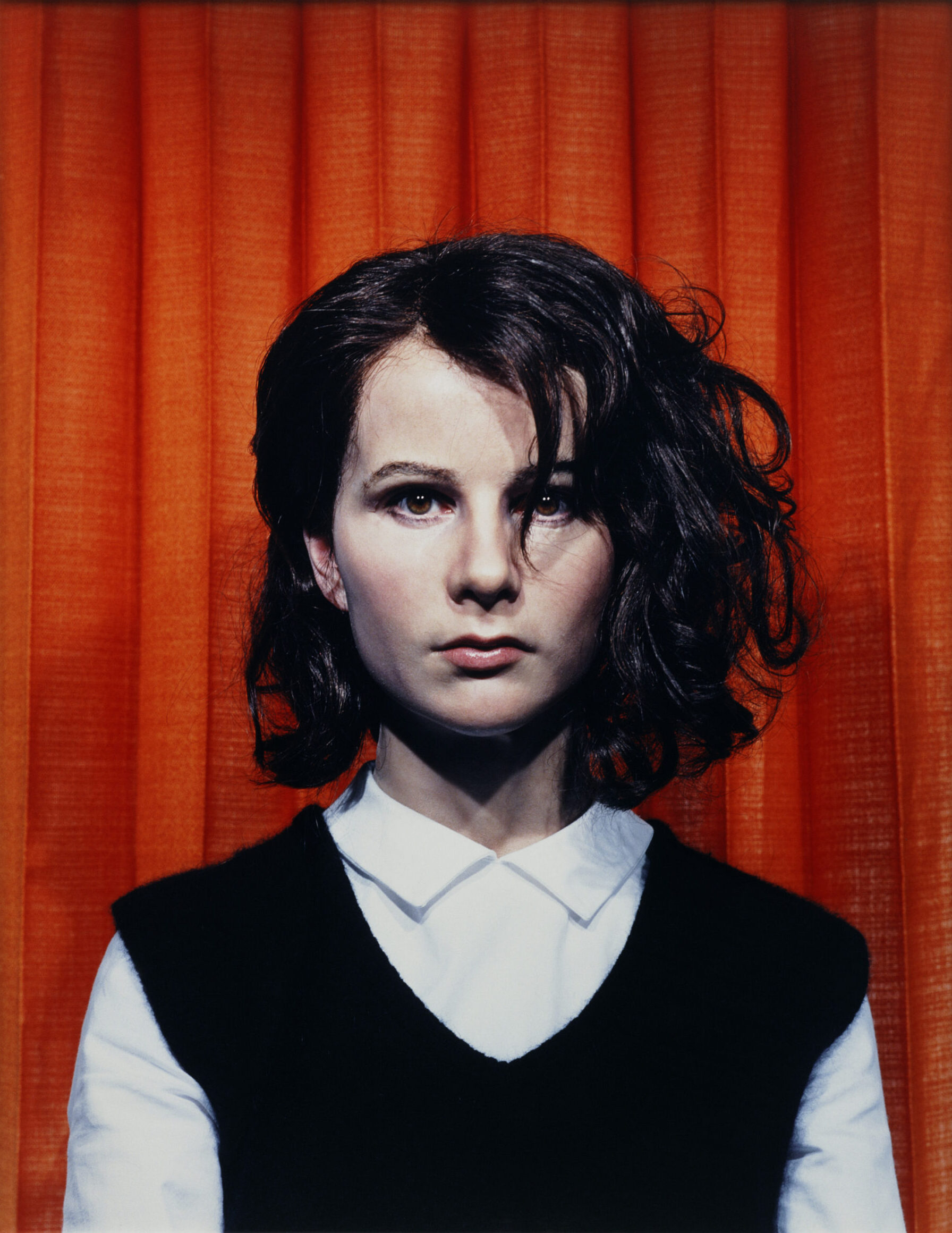 Gillian Wearing, Self Portrait at 17 Years Old, aus der Serie Album, 2003, © Gillian Wearing, courtesy Maureen Paley, London, Regen Projects, Los Angeles, and Tanya Bonakdar, New York, and „la Caixa“ Foundation Contemporary Art Collection